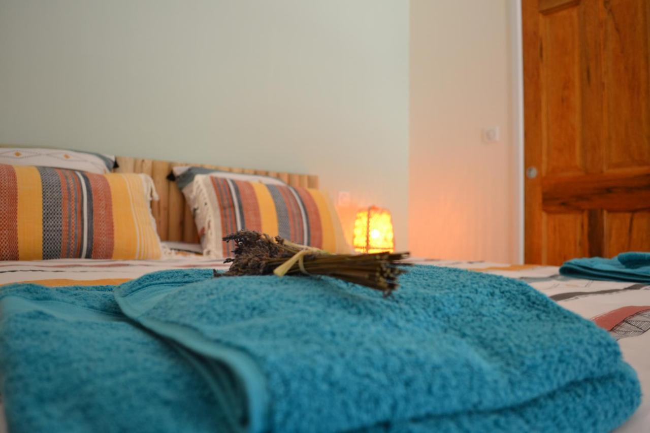 Bed and Breakfast La Romagnolette Saint-Restitut Экстерьер фото